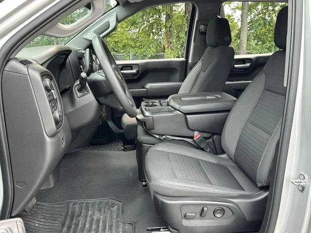 Used 2022 Silver Chevrolet Custom image 14