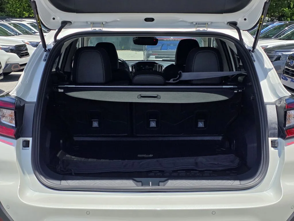 New 2026 CRYSTAL WHITE PEARL Subaru Limited image 9