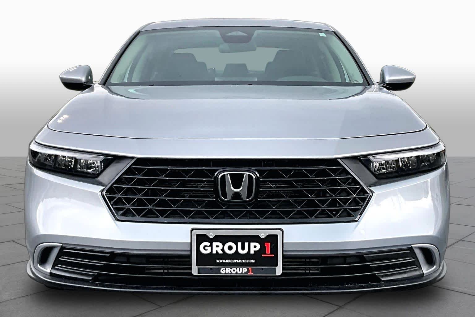 Used 2023 Lunar Silver Metallic Honda EX image 4