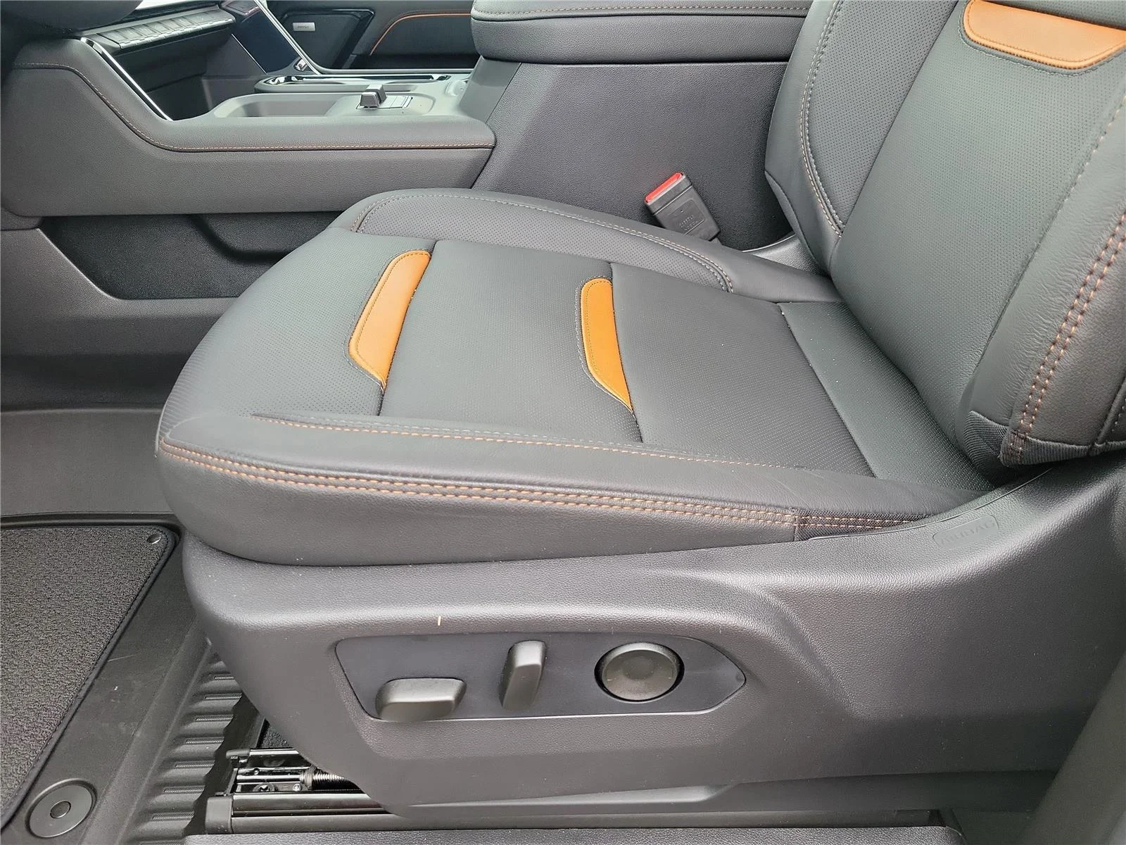 2026 GMC Sierra 2500HD AT4 - Photo 18