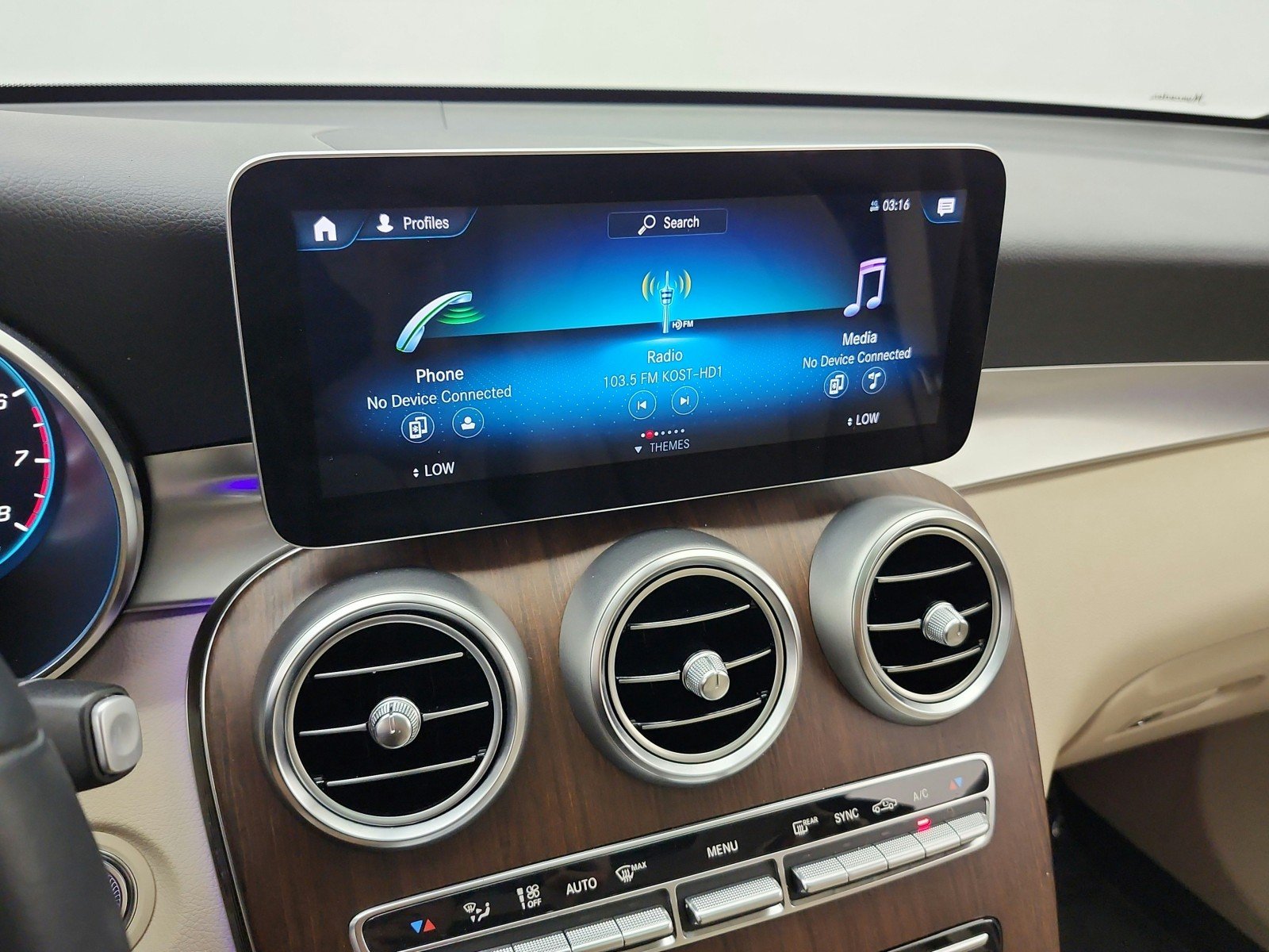 Used 2021 designo Diamond White Metallic Mercedes-Benz GLC 300 SUV image 10