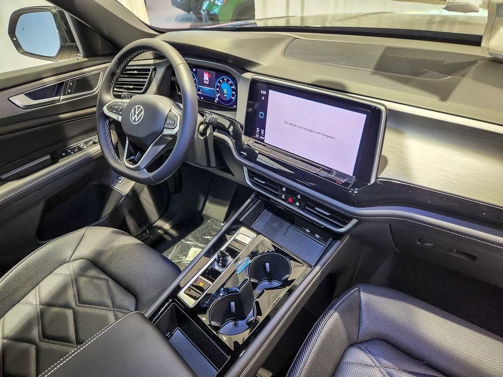 New 2026 Deep Black Pearl Volkswagen SE w/Technology image 17