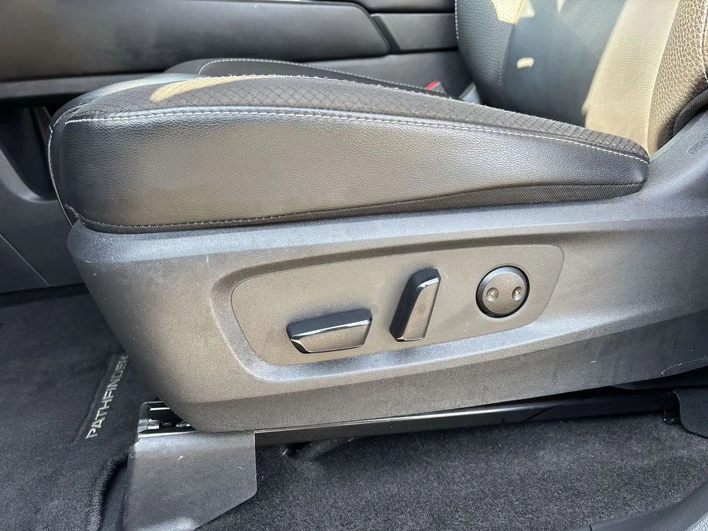 Used 2024 Red Nissan SL image 14