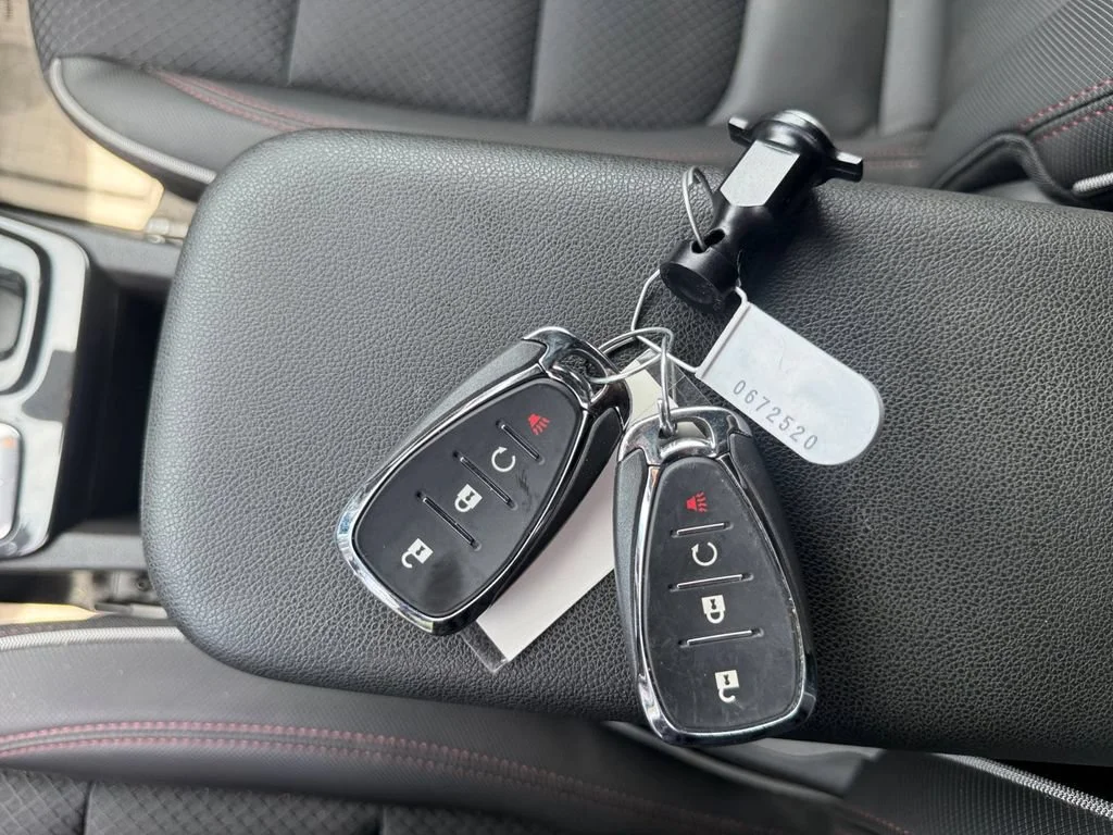 Used 2023 STERLING GRAY METALLIC Chevrolet RS image 33