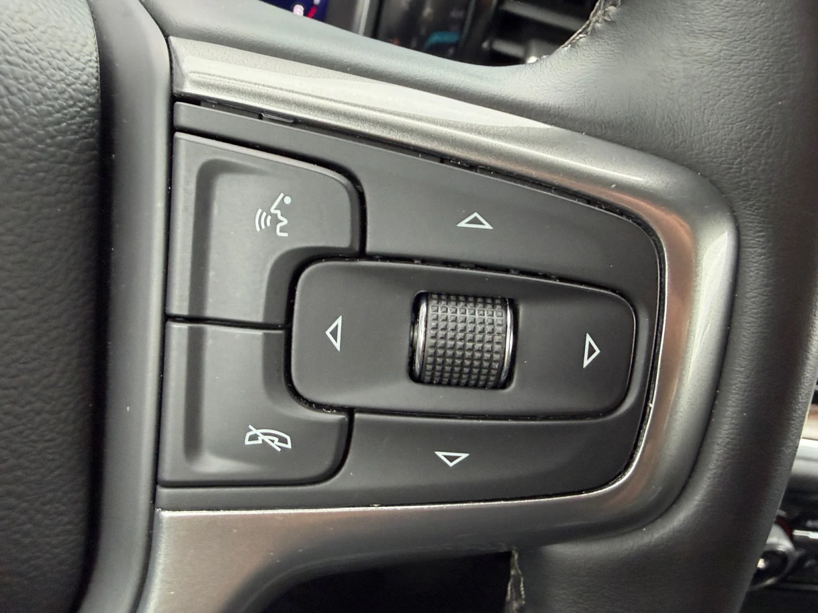 Used 2026 Summit White Chevrolet LT image 22