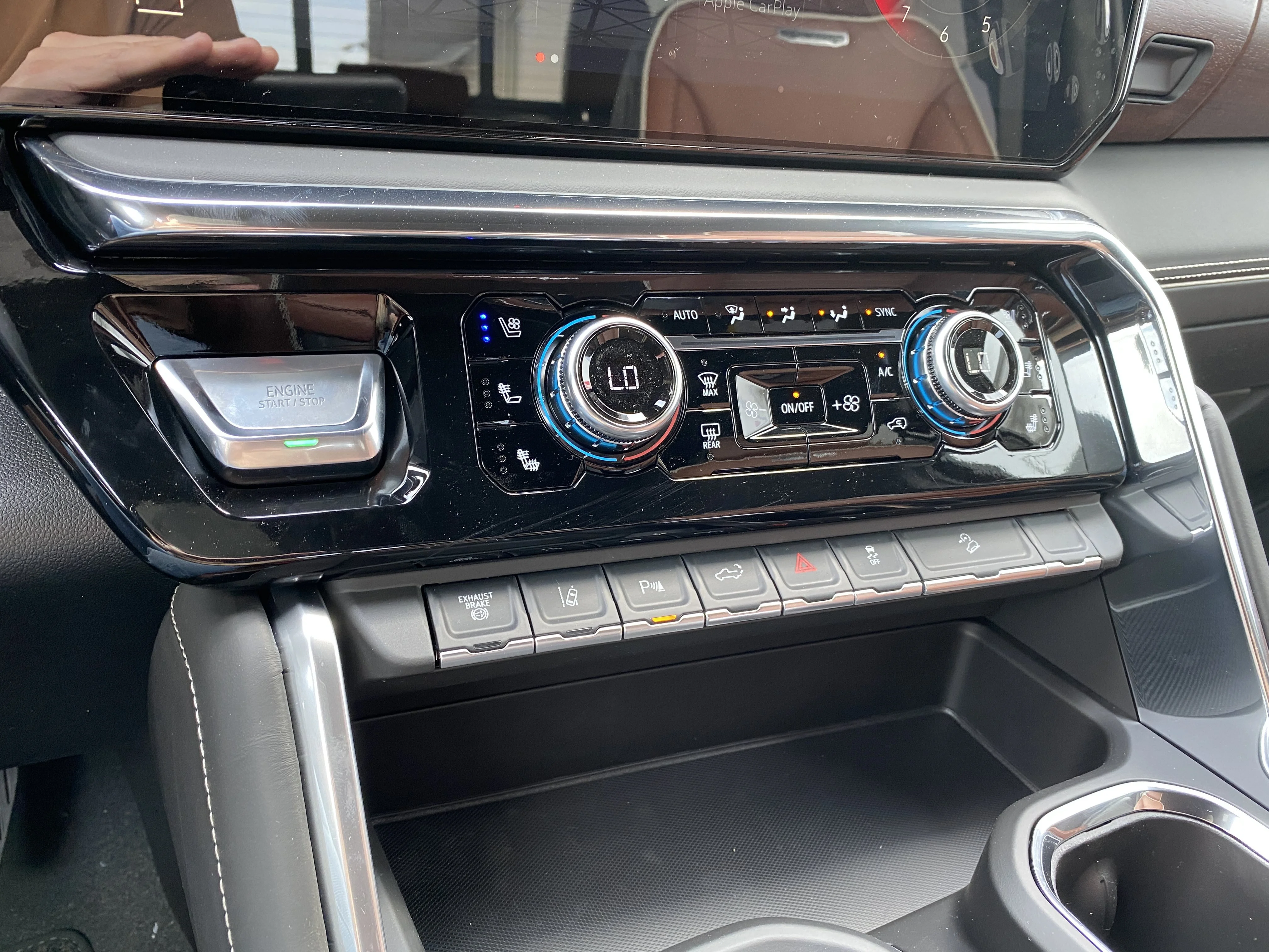 New 2026 GLACIER WHITE TRICOAT GMC Denali Ultimate image 23