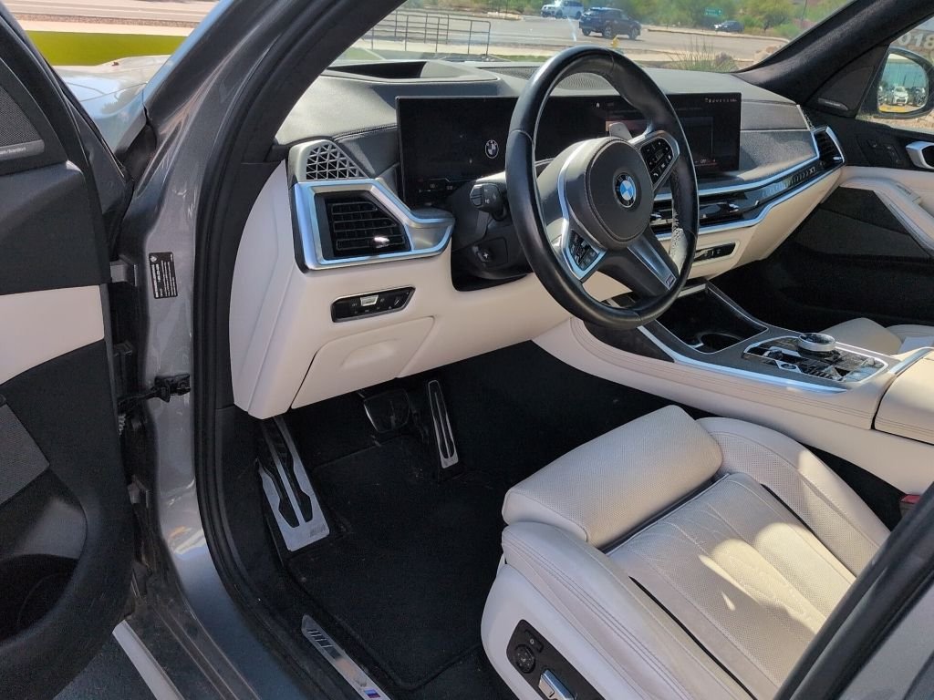 Used 2023 Gray Metallic BMW xDrive40i image 7