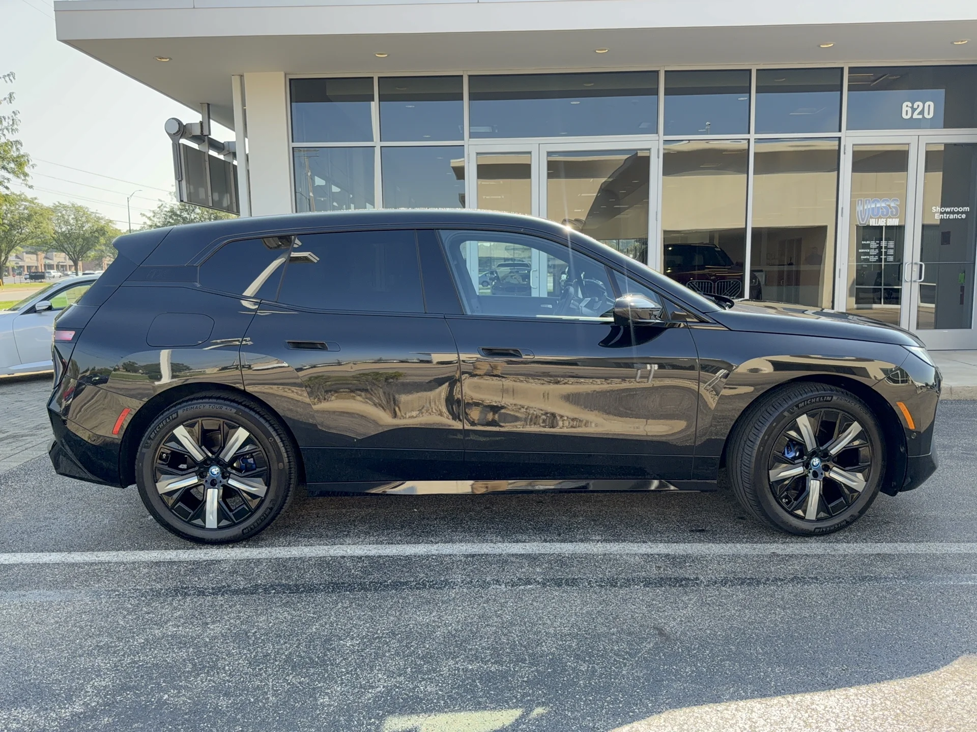 Certified Used 2024 Black Sapphire Metallic BMW xDrive50 image 2