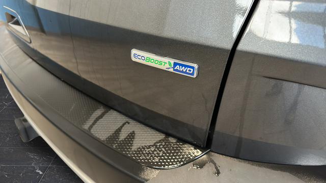 Used 2020 Magnetic Metallic Ford SE image 34