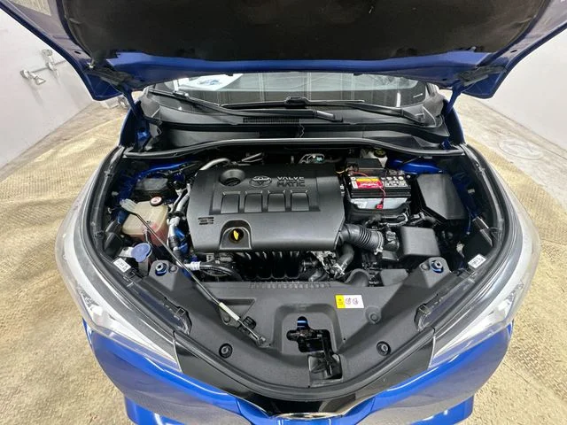 Used 2018 Blue Toyota XLE image 18