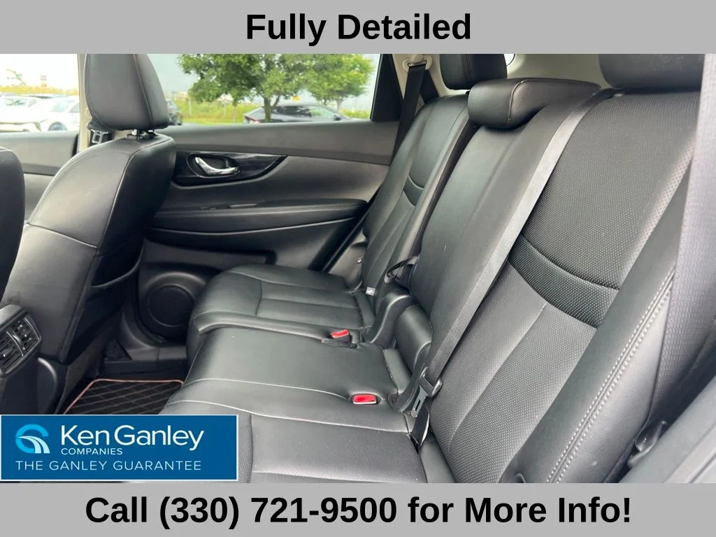 Used 2020 White Nissan SL image 10