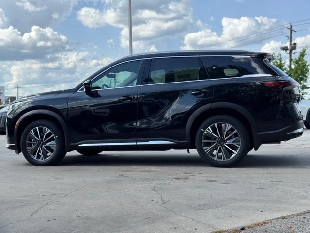 New 2026 MINERAL BLACK INFINITI Luxe FWD image 4