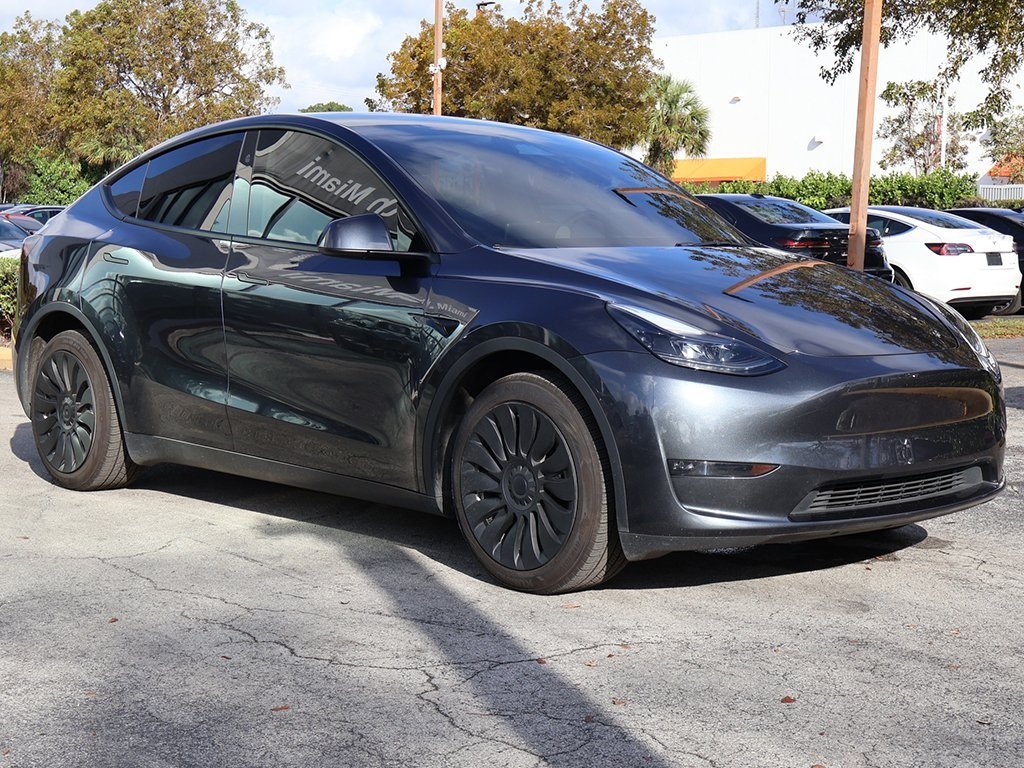 Used 2024 Tesla Model Y Long Range with VIN 7SAYGDEE9RA228300 for sale in Miami, FL