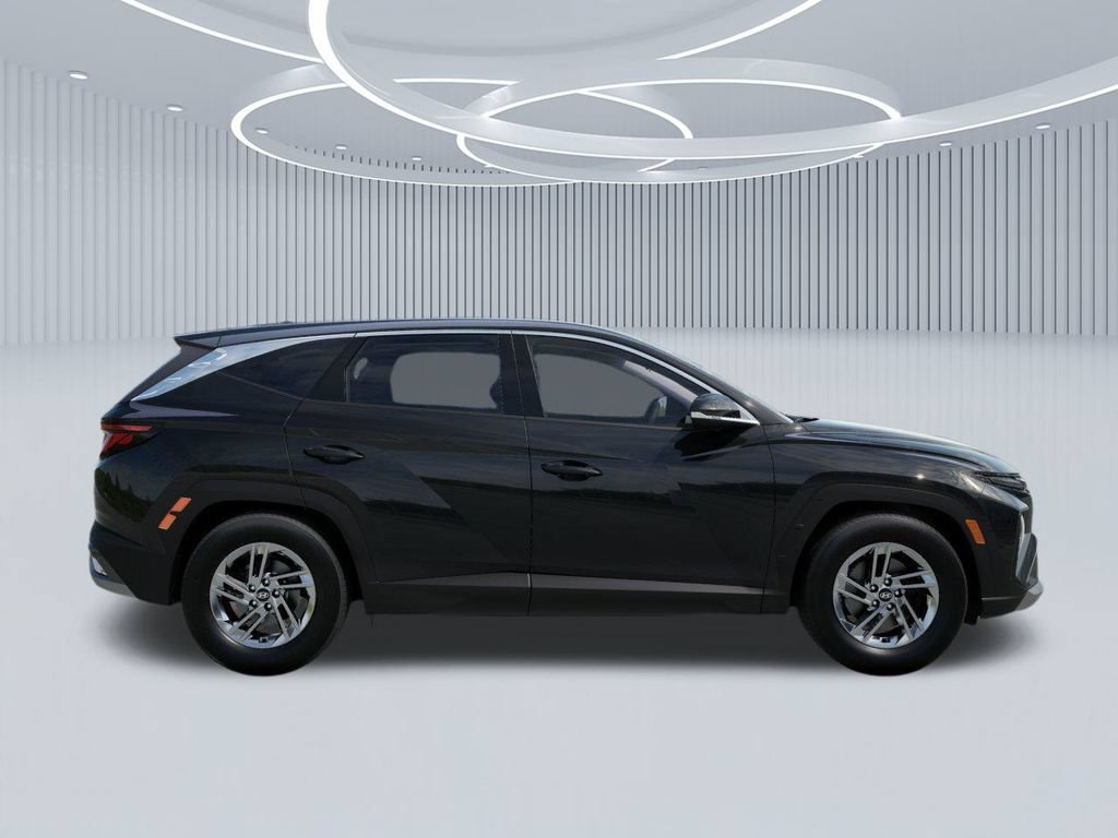 New 2026 Phantom Black Hyundai SE image 7