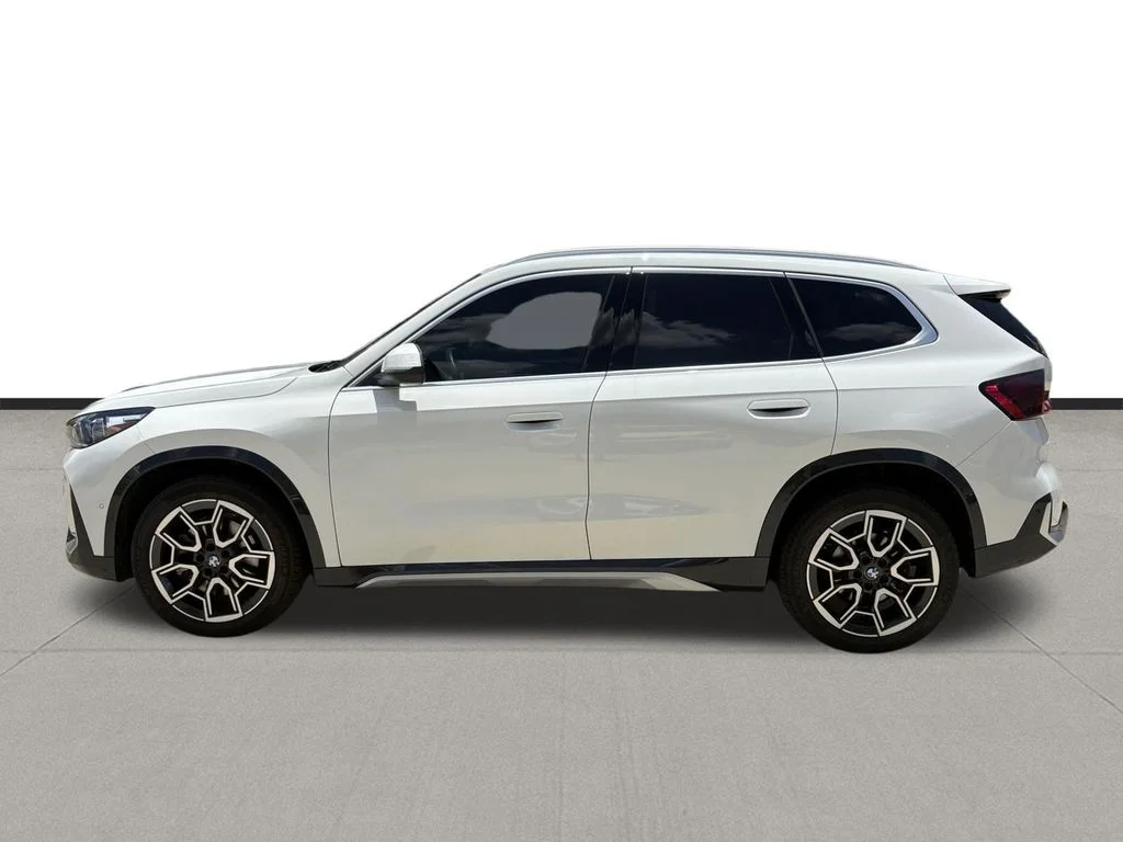 Used 2025 Alpine White BMW xDrive28i image 8