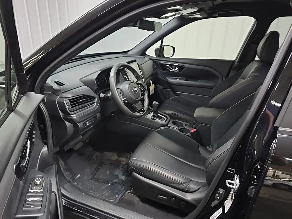 Used 2025 Crystal Black Silica Subaru Touring image 30