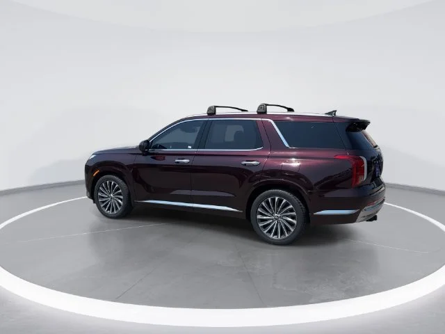 Used 2023 Red Hyundai Calligraphy image 5