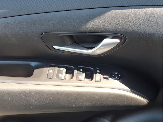 Used 2024  Hyundai SEL image 18