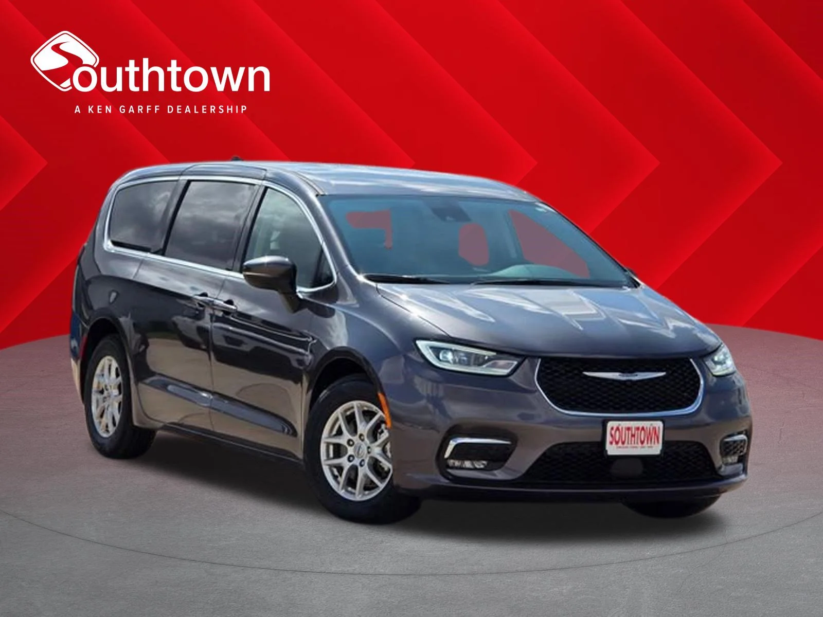 2023 Chrysler Pacifica Touring L's photo