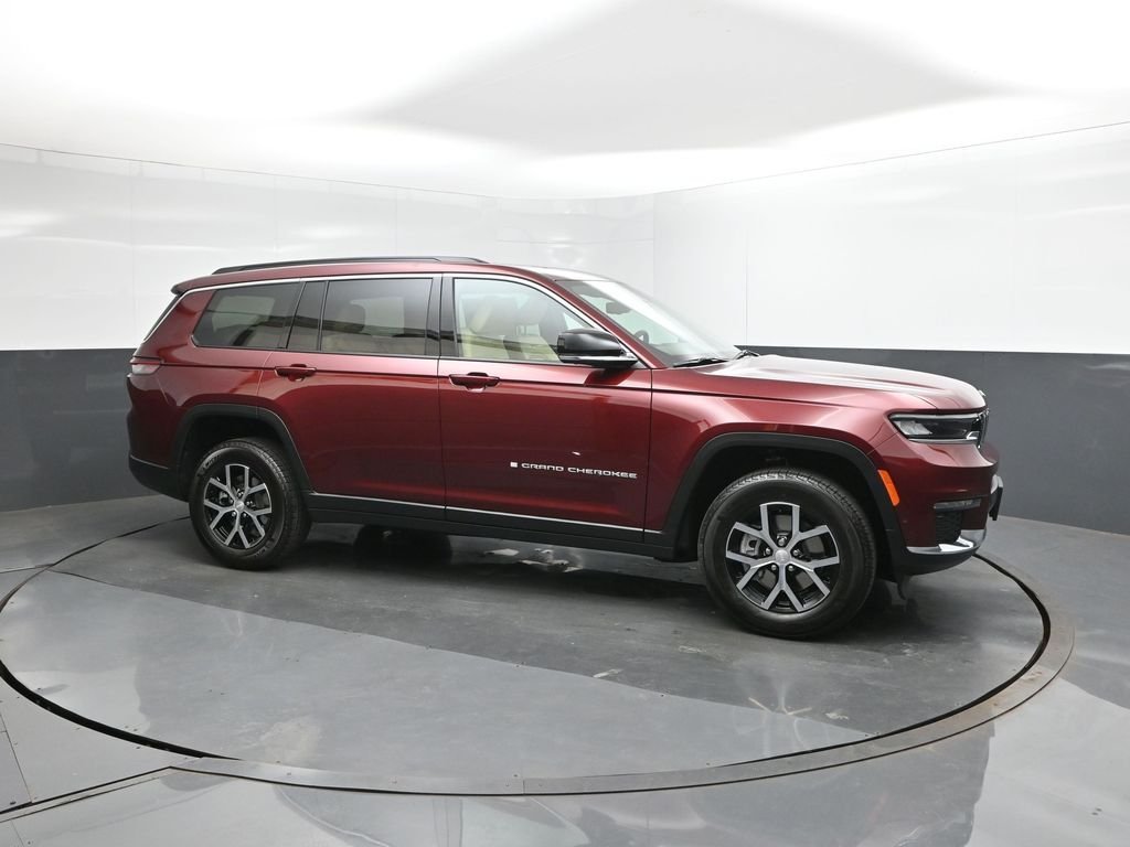 New 2025 Velvet Red Pearl-Coat Exterior Paint Jeep Limited image 17