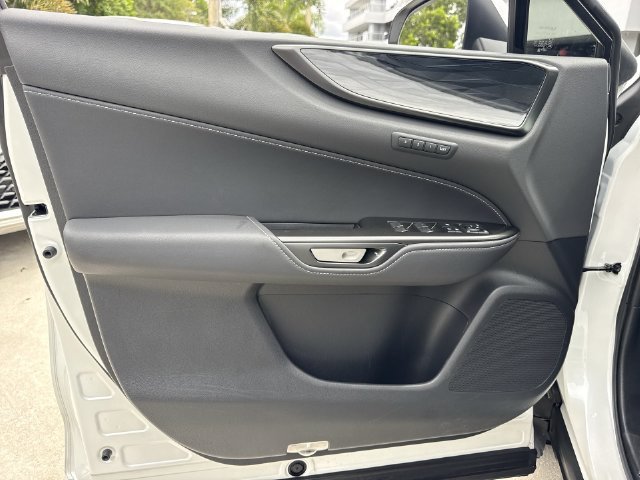 2025 Lexus NX 250 - Photo 13