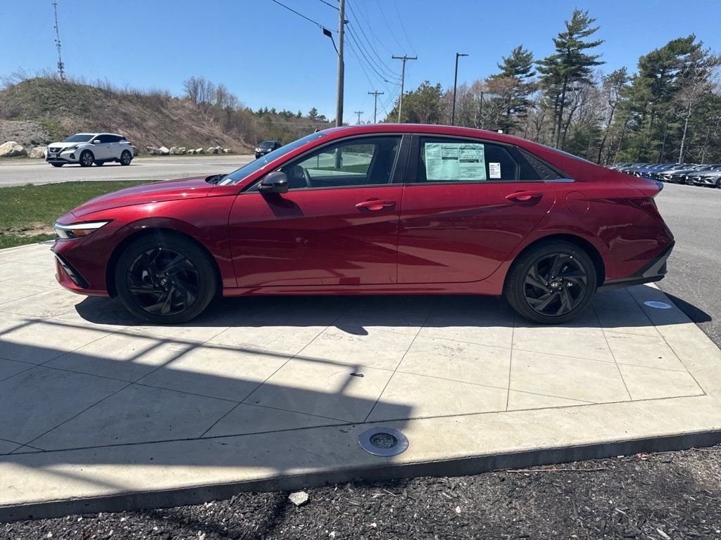 New 2026 Red Hyundai SEL Sport image 4