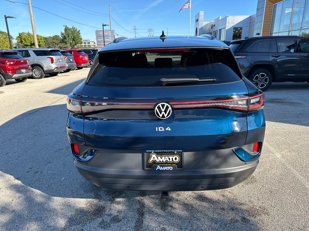Used 2023 Blue Volkswagen Pro image 8