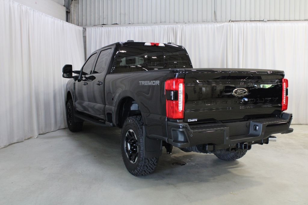 New 2026 Agate Black Metallic Ford XLT image 24