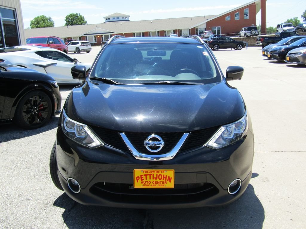 Used 2017 Black Nissan SL image 13