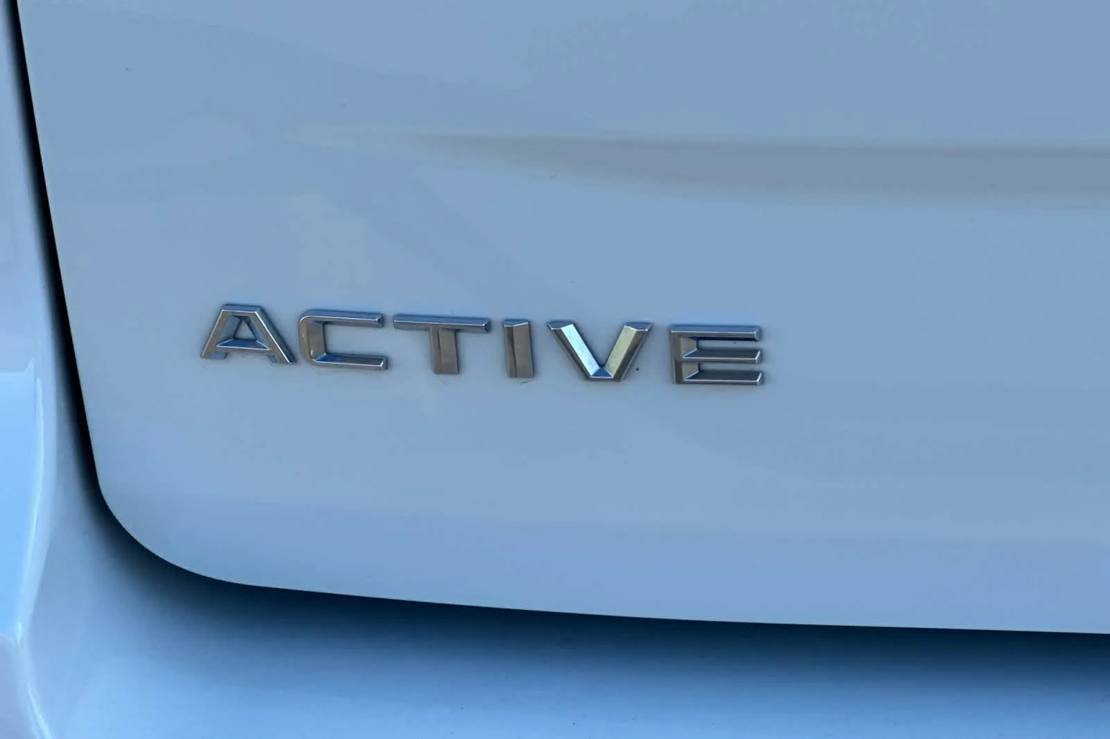 Used 2025 Star White Metallic Tri-Coat Ford Active image 35