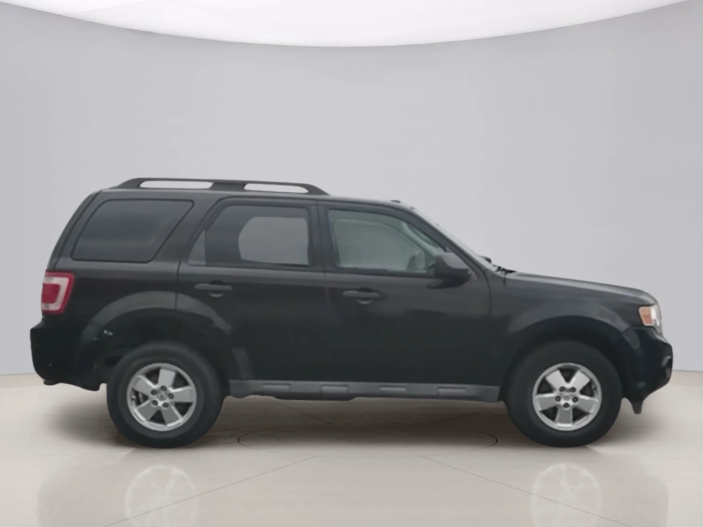 Used 2010 Black Ford XLT image 4