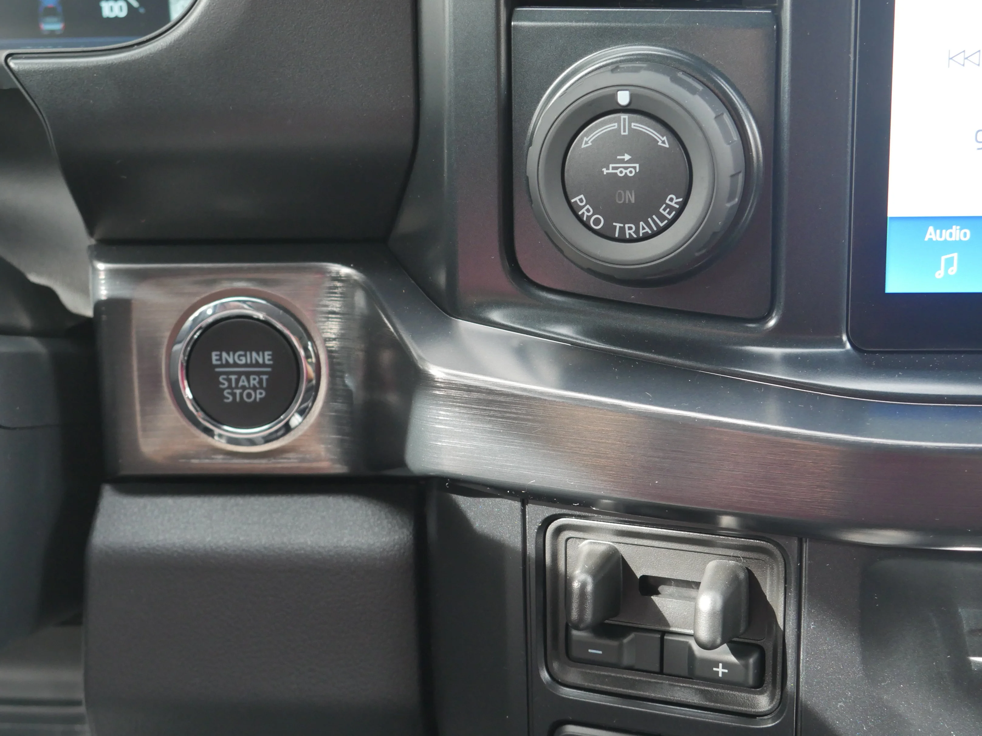 Certified Used 2024 Carbonized Gray Metallic Ford LARIAT image 10