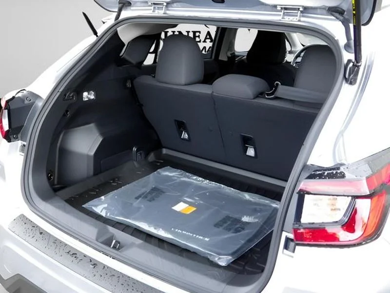 Used 2025 Ice Silver Metallic Subaru Premium image 9