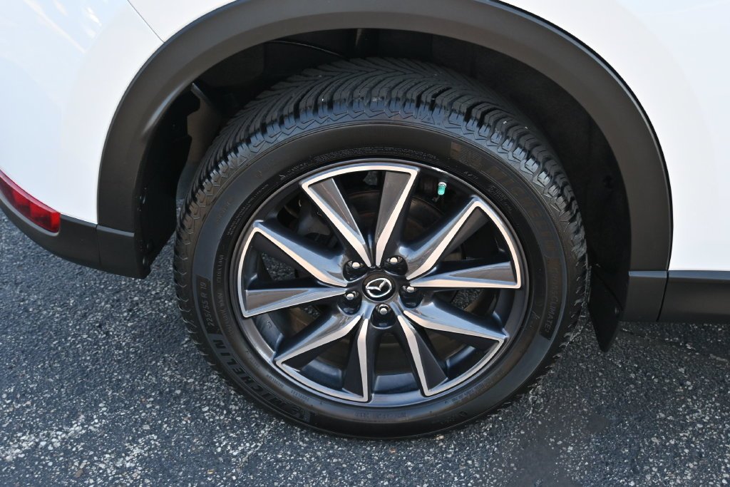 Used 2017 Snowflake White Pearl Metallic Mazda Grand Touring image 16