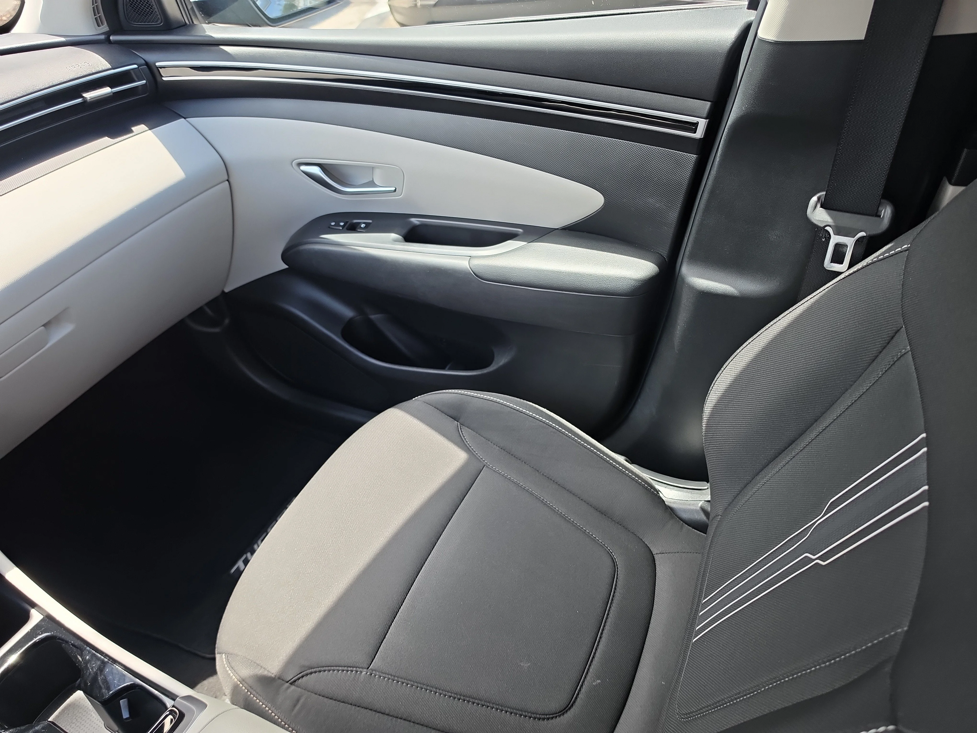 Used 2023 Portofino Gray Hyundai SEL image 16