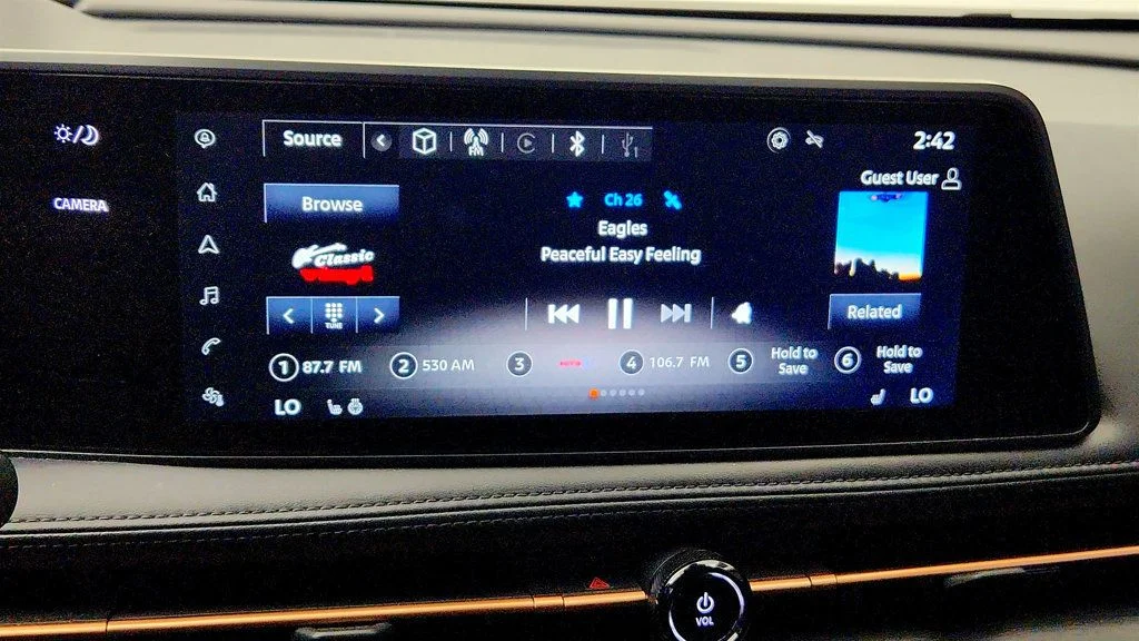 Used 2025 Deep Ocean Blue Pearl/Black Diamond Pearl Nissan EVOLVE+ FWD image 17