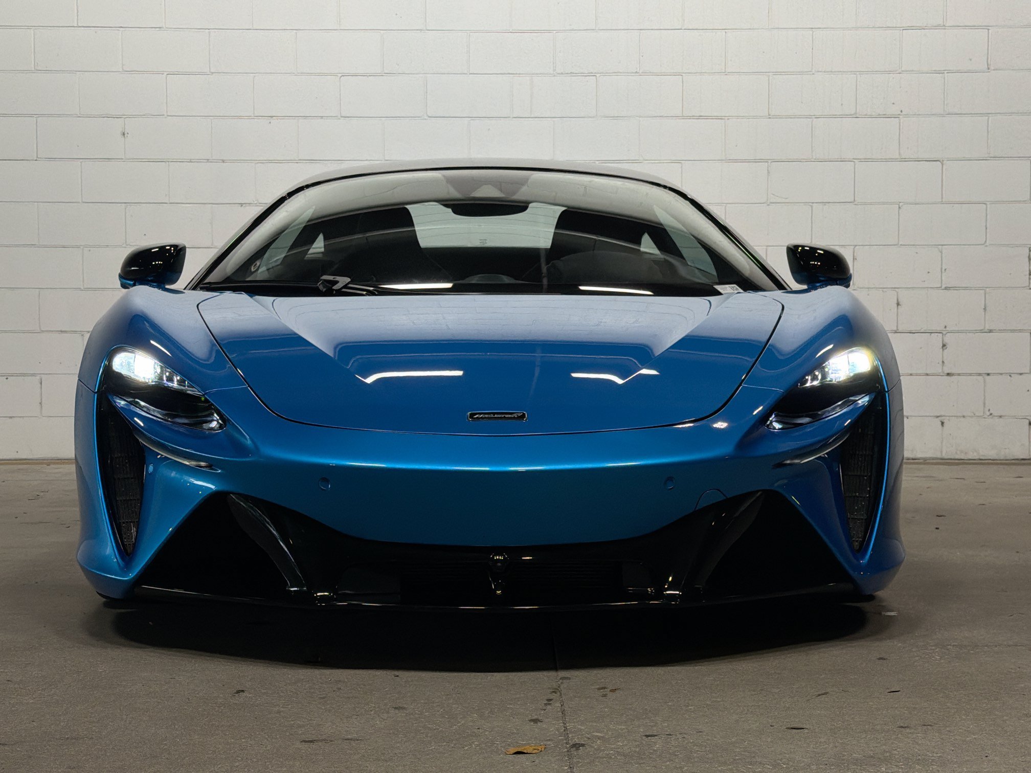 Used 2023 Ludus Blue McLaren Performance image 9