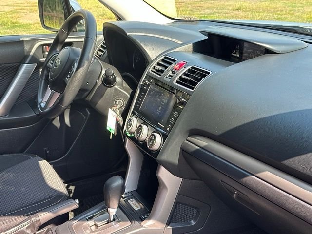 Used 2018 Ice Silver Metallic Subaru 2.5i Premium image 28
