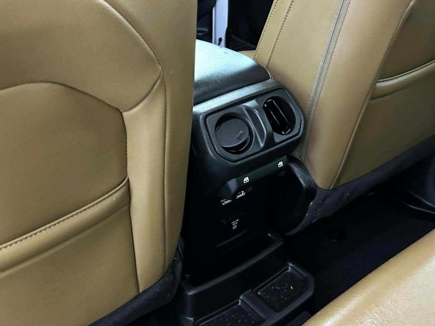 Certified Used 2022 White Jeep Unlimited Sahara 4xe image 18