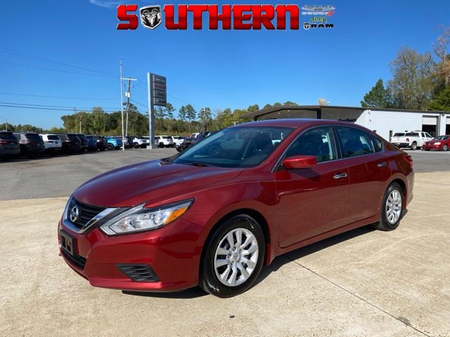 Used 2017 Red Nissan 2.5 S image 1