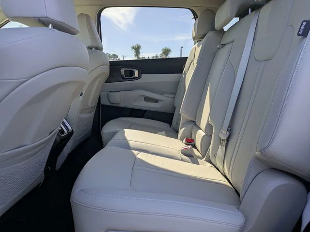 2025 Kia Sorento S - Photo 12