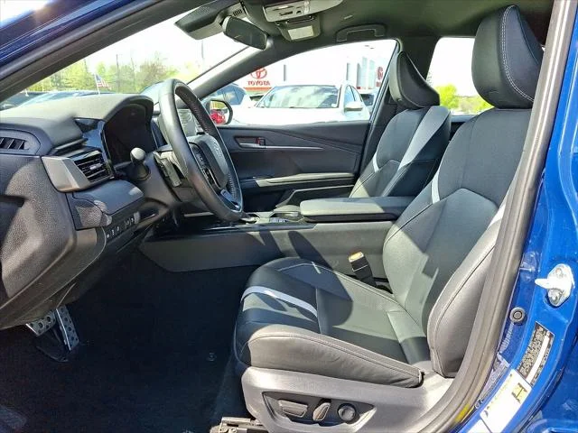 Certified Used 2025 RESERVOIR BLUE Toyota  image 17