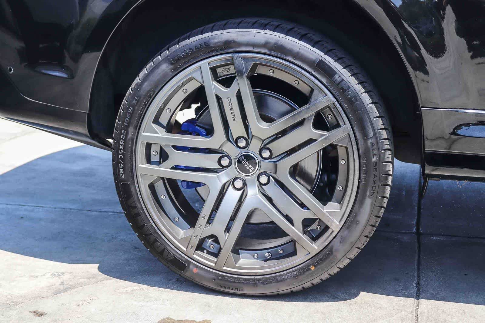 Used 2017 Black Land Rover SVR image 8