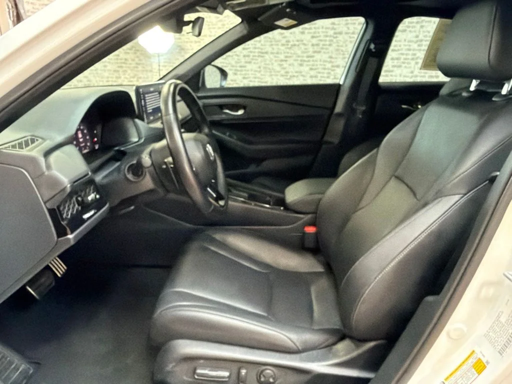 Used 2025 Platinum White Pearl Honda Sport-L image 25