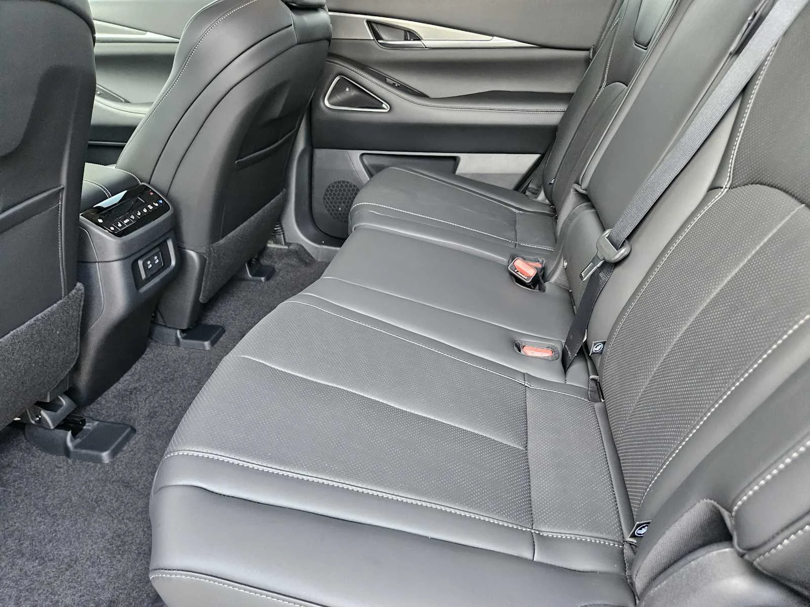 2027 INFINITI QX60 LUXE - Photo 21