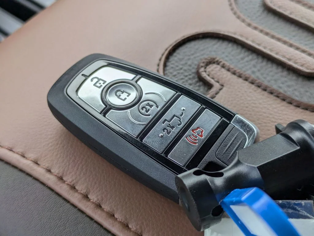 New 2026 Carbonized Gray Metallic Ford King Ranch image 32