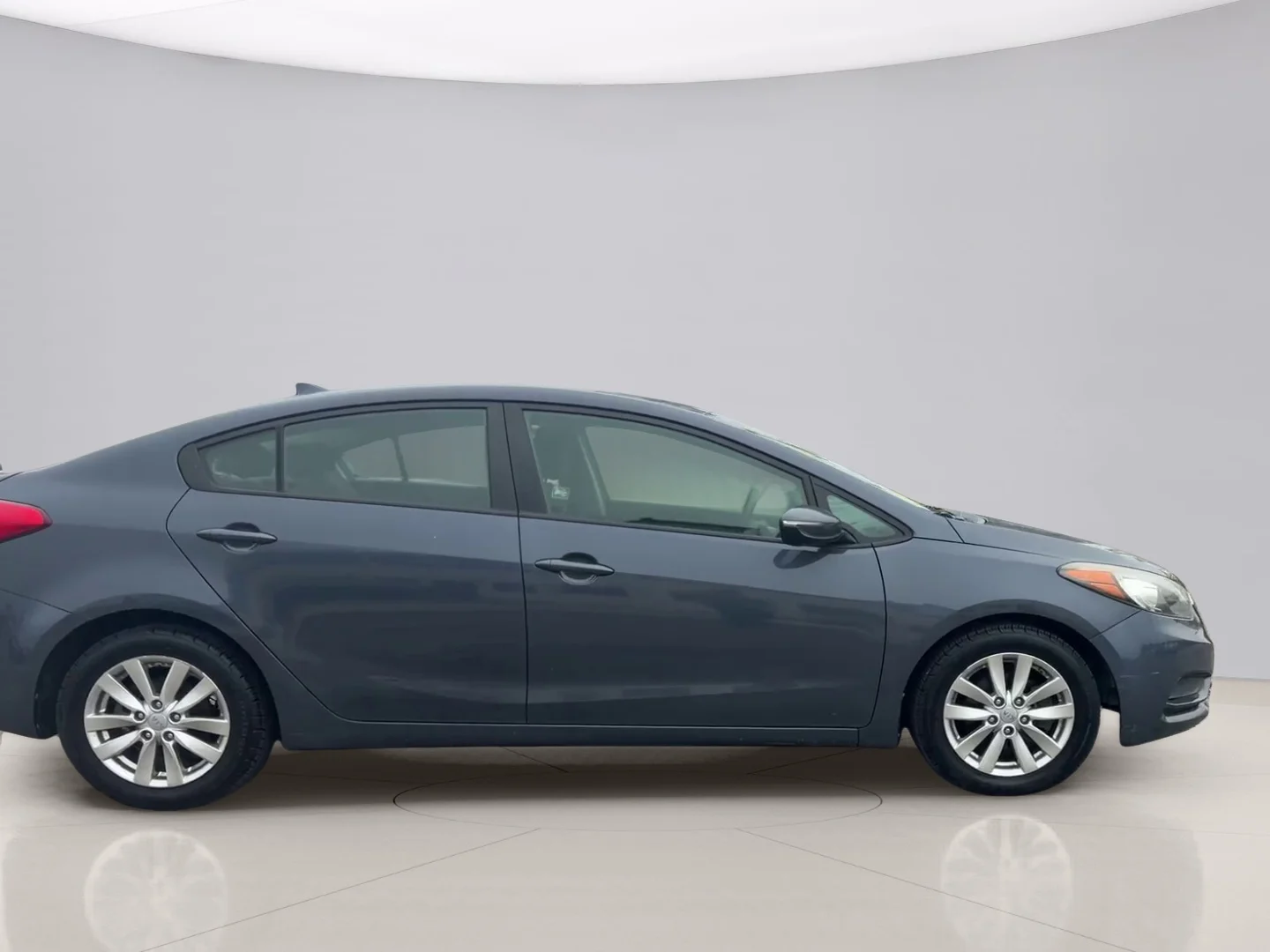 Used 2016 Blue Kia EX image 6