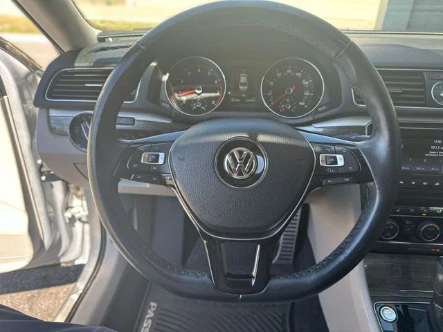 Used 2017 Silver Volkswagen SEL Premium image 15