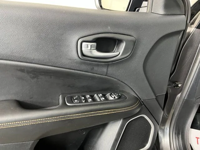 Used 2018 Gray Jeep Limited image 11