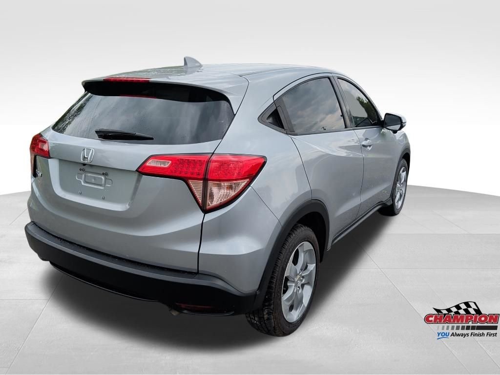 Used 2017  Honda EX image 4
